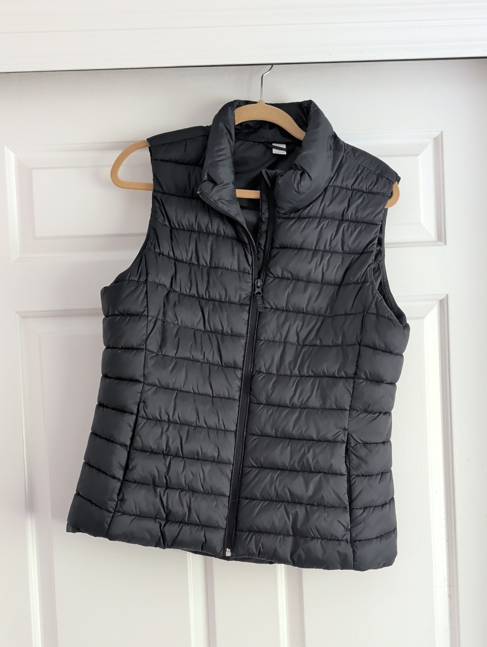 Old Navy Active Lightweight Black Quilted Puffer Vest - Women